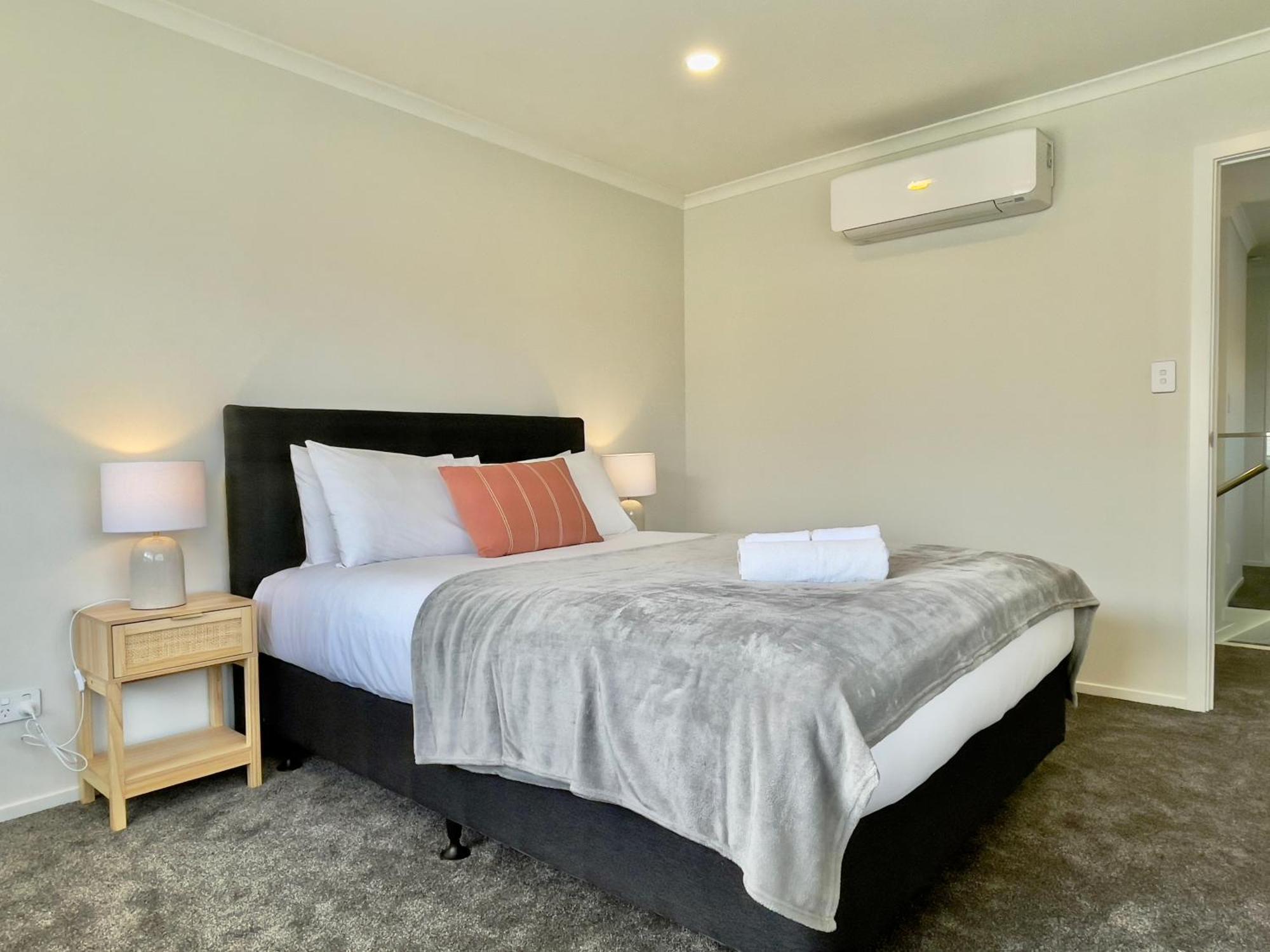 Sky Stars Brand-New Comfortable 3 & 4-Bedroom Houses 奥克兰 外观 照片